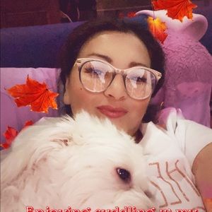 Meet your Posher, Roxanna